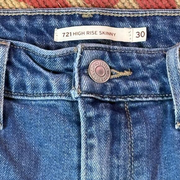 Levi's 721 High Rise Cut-Off Denim Short Size 30 Womens M Wash Frayed Hem - Picture 2 of 7